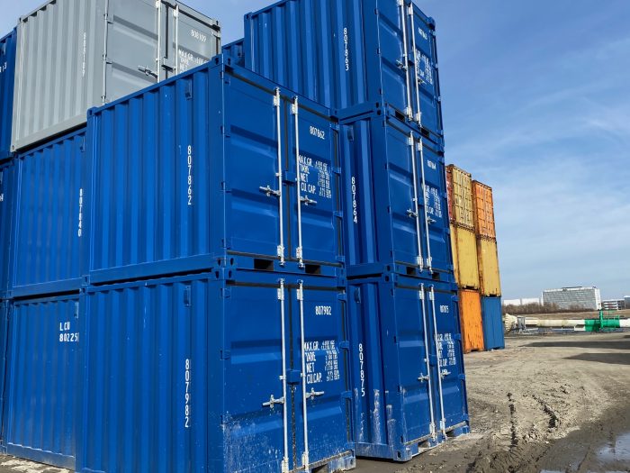 container 8 fot, en liten container som erbjuds hos Containerhandel CARU.