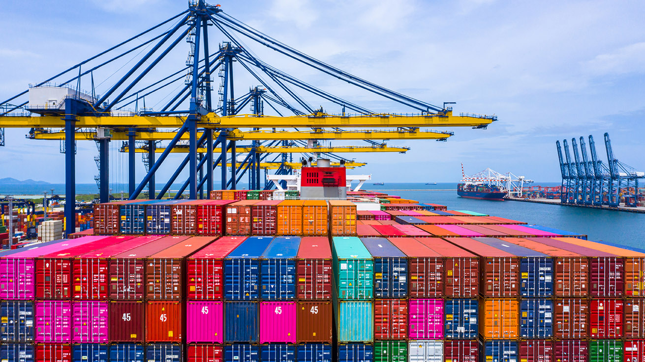 Caru Containerhandel containrar i hamn