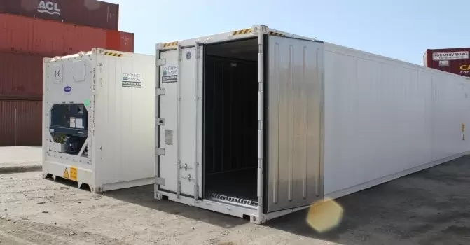 En kyl- och fryscontainer från Caru.