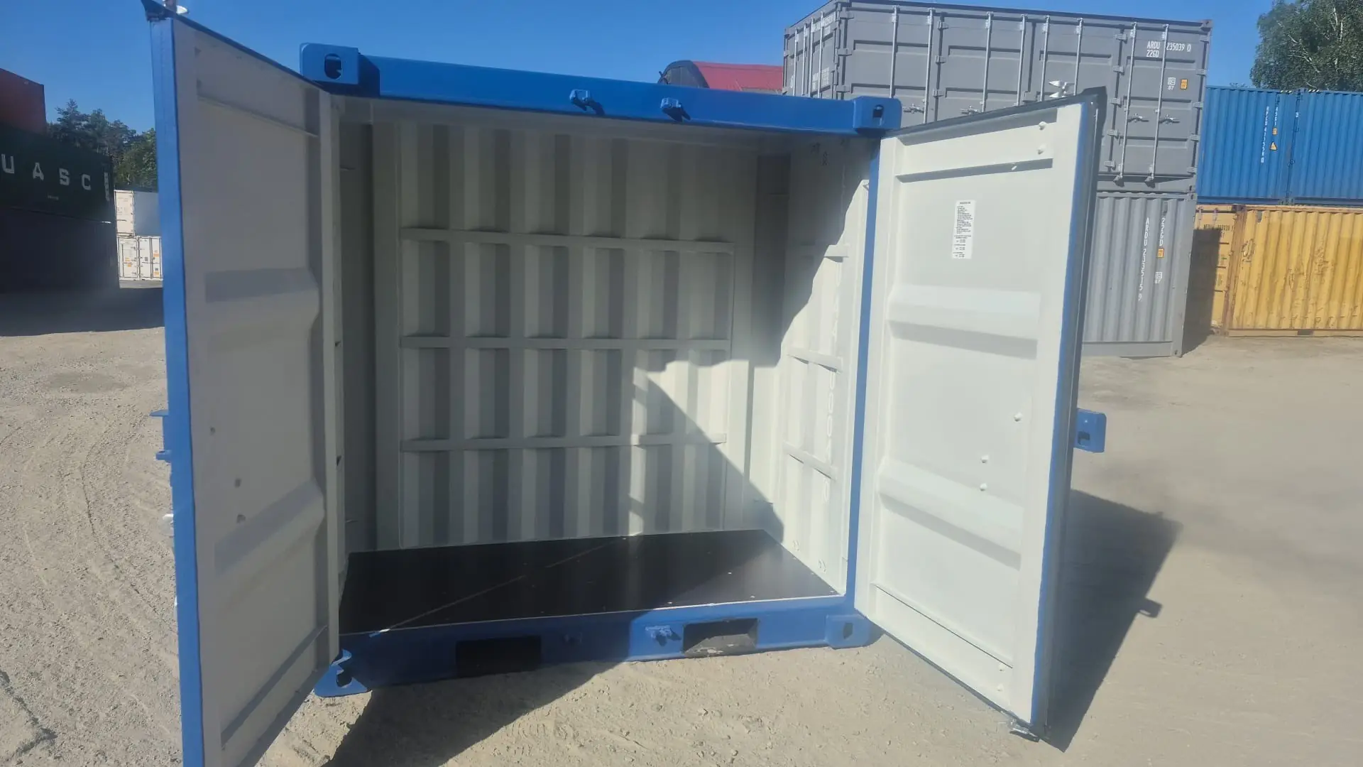 4-fots container för smidig och säker förvaring.