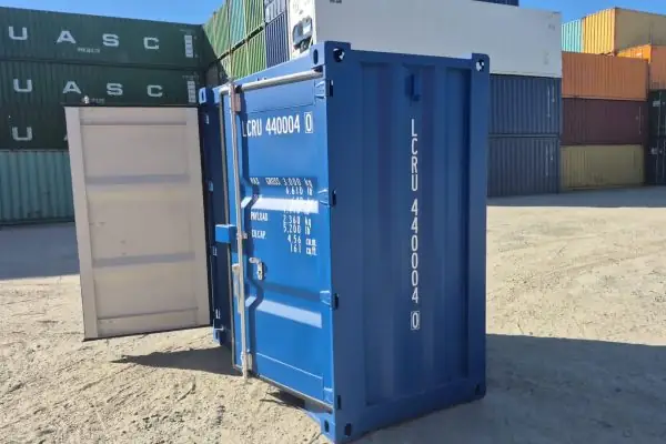 Smidig 4-fots container, en liten container och nyhet hos Caru containerhandel.